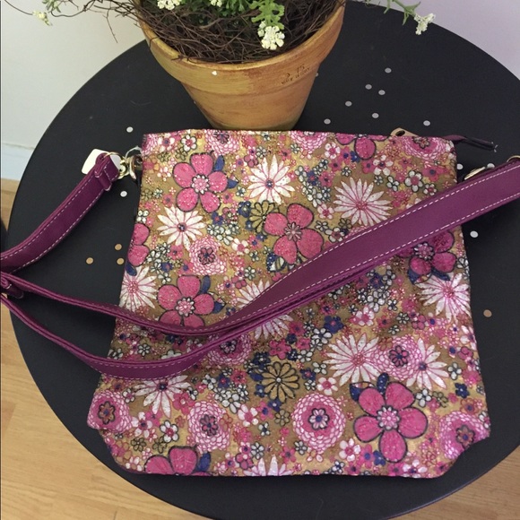 Sale! Beautiful crossovers - Picture 2 of 5